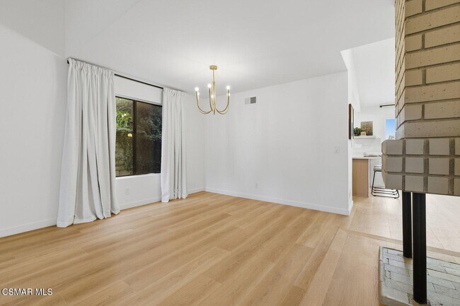 Building Photo - 822 Rim Crest Dr