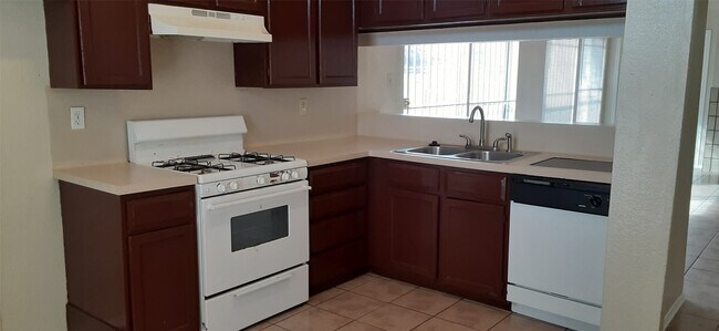 Building Photo - 6406 Costa Mesa Dr