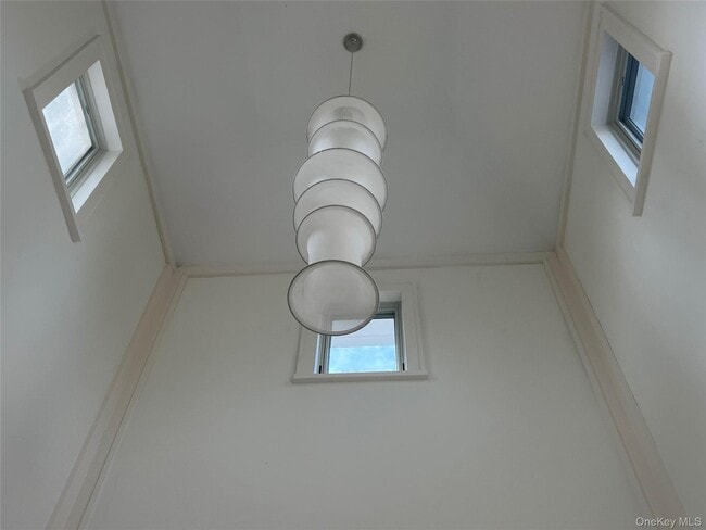 Building Photo - 42 N Menantic Rd