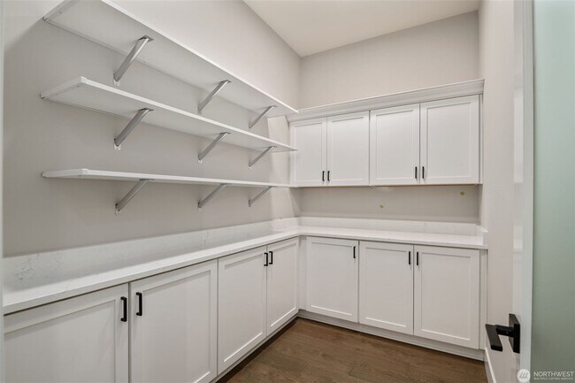 Building Photo - 7585 S 130th Pl