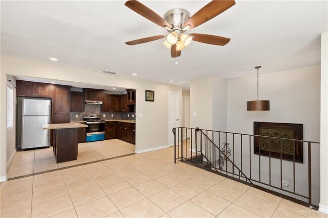 Building Photo - 15 S 27th St