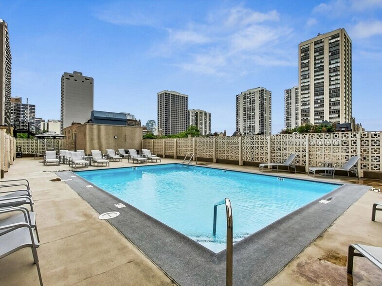 Building Photo - 1516 N State Pky