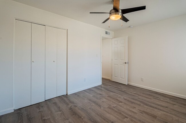 Building Photo - Renovated open floorplan