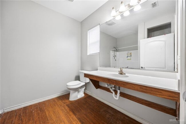 Building Photo - 13 Nannette Ave