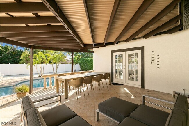 Building Photo - 317 3rd Ave