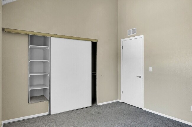 Building Photo - $1,340.95- 2 Bed, 1.5 Bath Townhome in CO Springs with Central AC and All Utilities Included