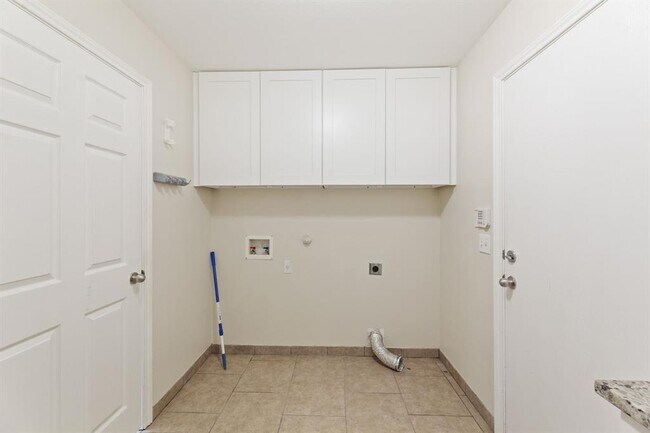 Building Photo - 816 Rusk Rd