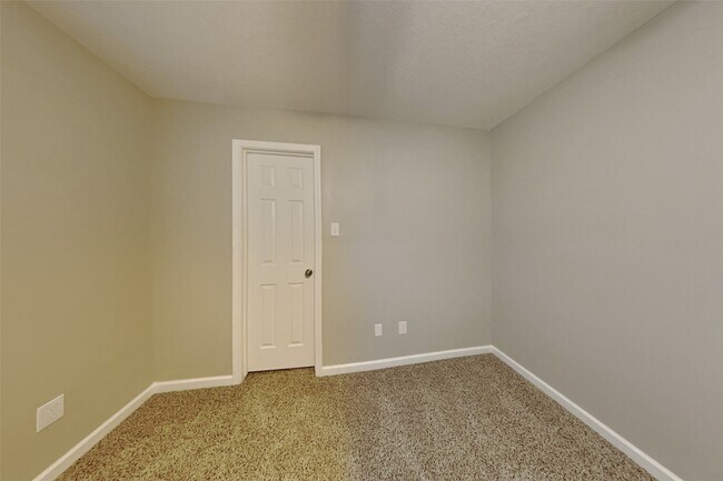 Building Photo - 24210 Shaw Perry Ln