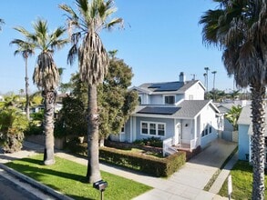 Building Photo - Spacious Beach House in South Oceanside