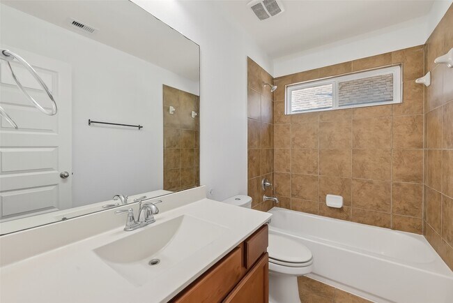 Building Photo - 20515 Bandrock Terrace