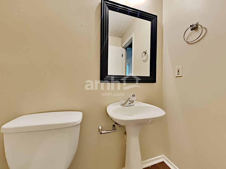 Building Photo - 2262 Byron Ct SW