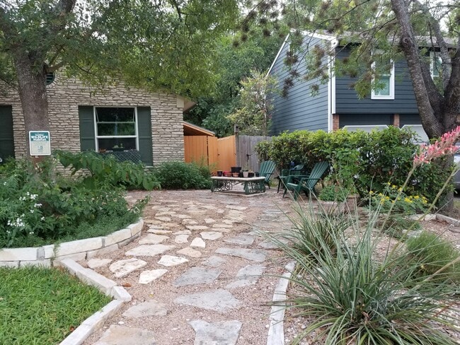 Your entry and outside Lounging area - 11706 Sterlinghill Dr