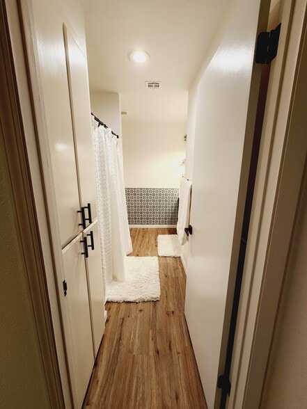 Master Bathroom - 155 S Canyon Diablo Rd