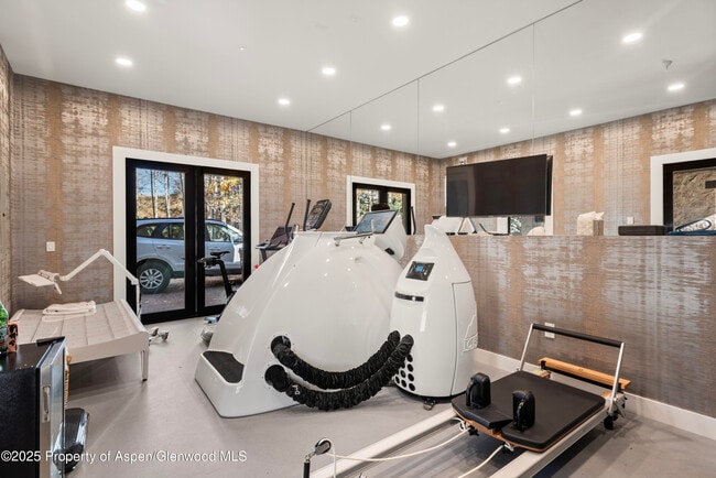 Building Photo - 75 McLain Ct