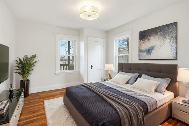 Building Photo - 15 Adelaide St