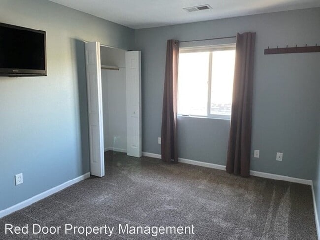 Building Photo - 2 br, 2 bath House - 1117 14th St. S Apt 2