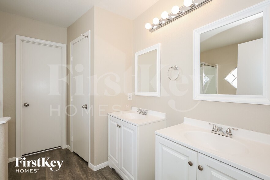 Building Photo - 1620 Knoll Heights Ct