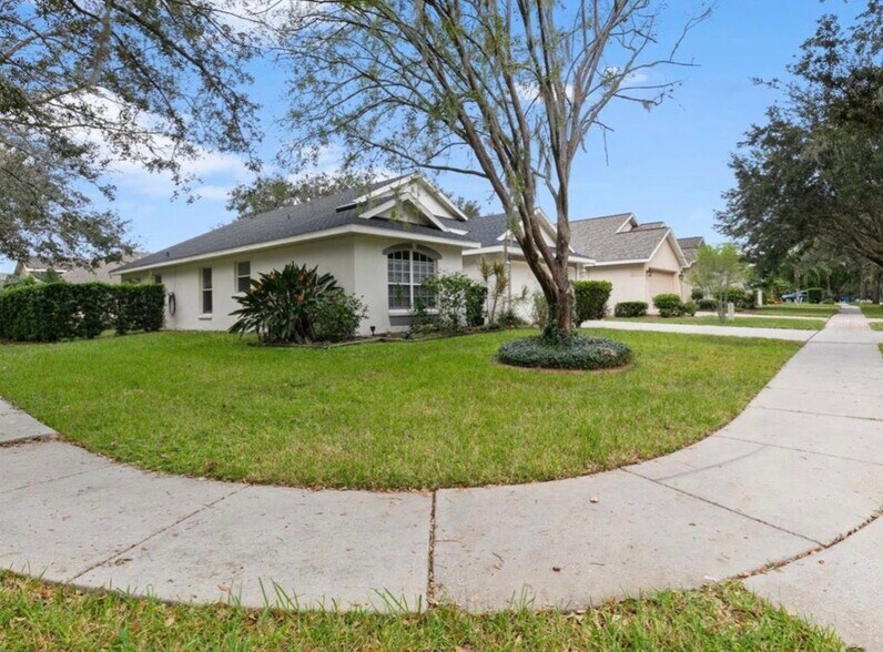 Building Photo - 5725 Hawklake Rd