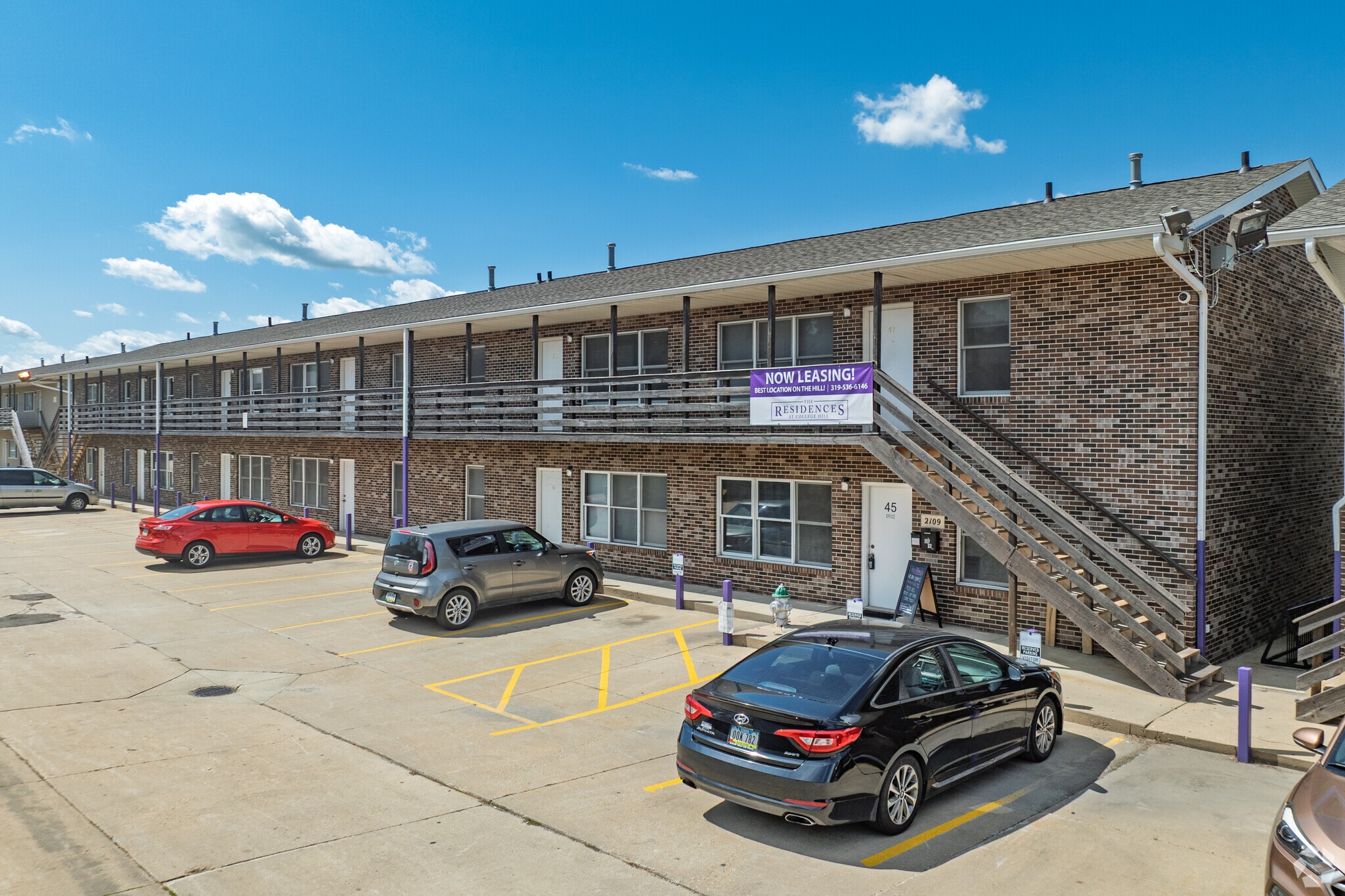 Building Photo - Residences on College Hill