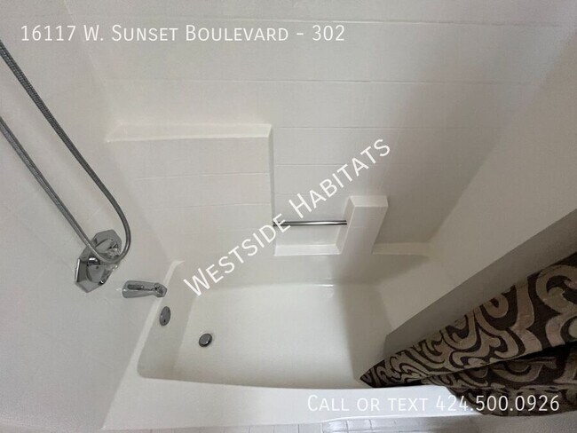 Building Photo - 16117 W Sunset Blvd