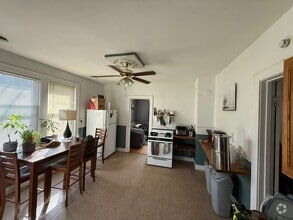 Building Photo - **First month rent half off**