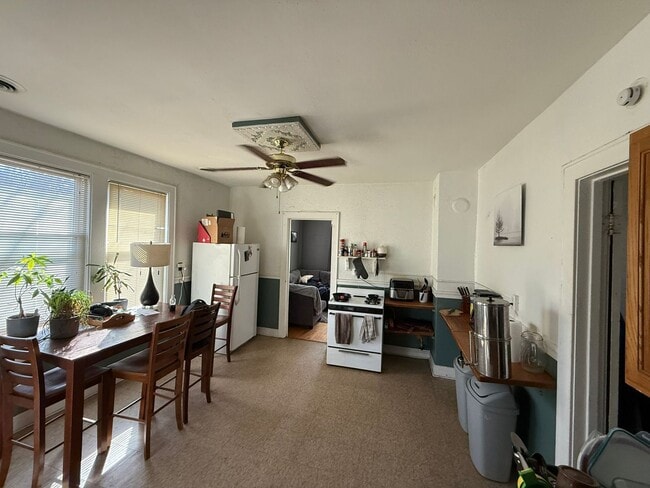 Primary Photo - **First month rent half off**