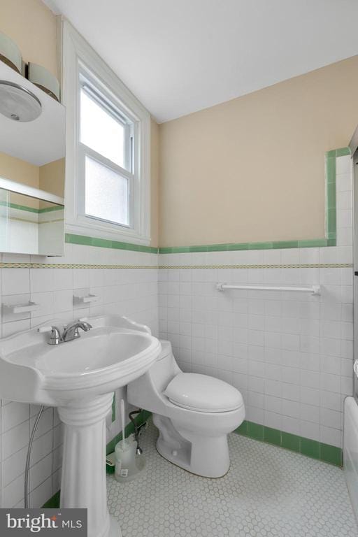 Building Photo - 309 E Girard Ave