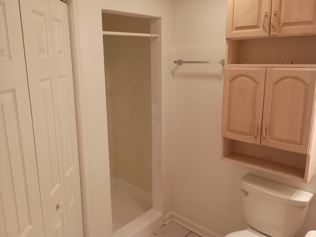 Building Photo - 9 SW 18th Ave