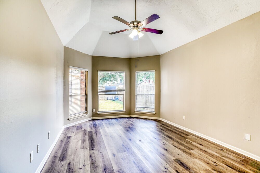 Building Photo - 6615 Bluebottle Ln
