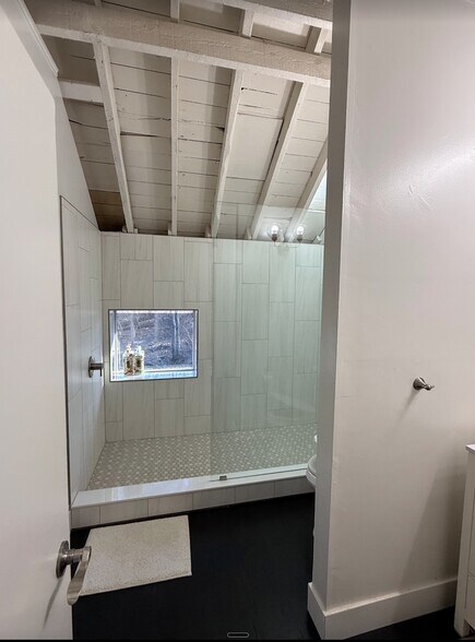 Building Photo - 3043 Wold Ave