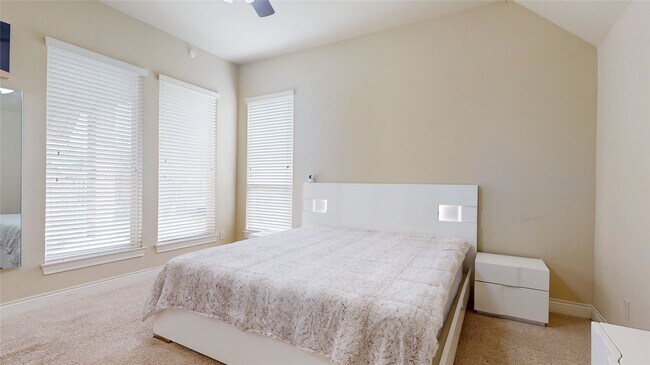 Building Photo - 29127 Crested Butte Dr