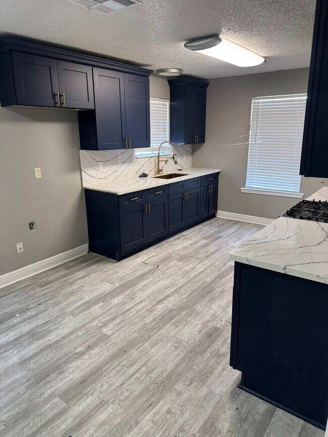 Building Photo - 7718 Reindeer St