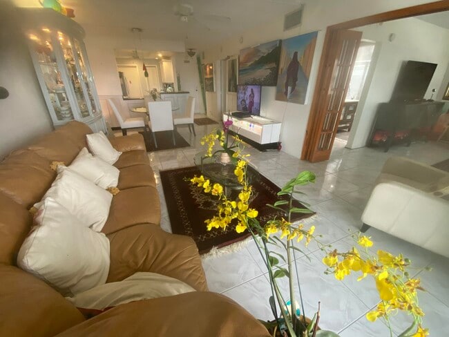 Building Photo - 1500 S Ocean Blvd