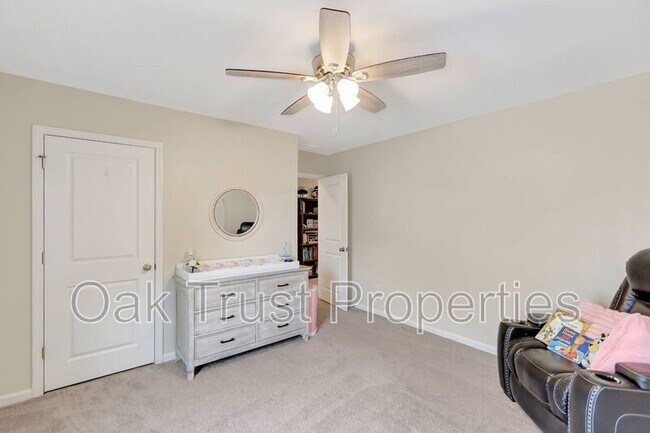 Building Photo - 142 Airy Dr