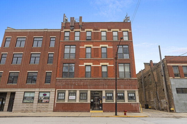 Primary Photo - 700 W Grand Ave