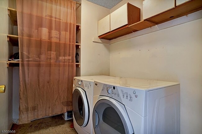 Building Photo - 2102 Ackmen Ct