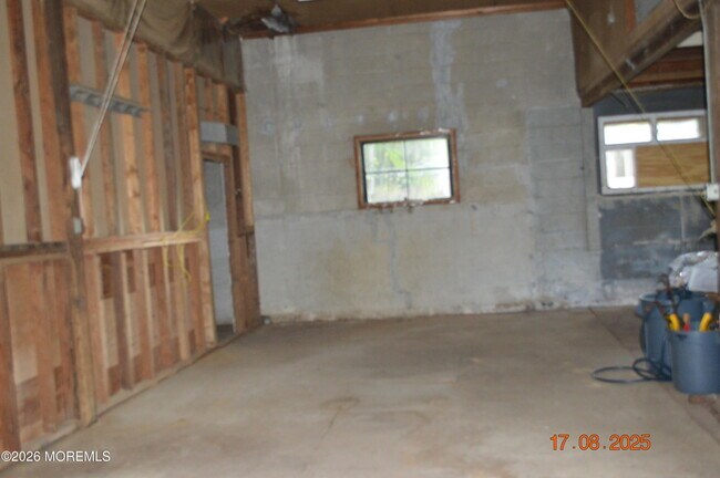 Building Photo - 14 Homestead Ln