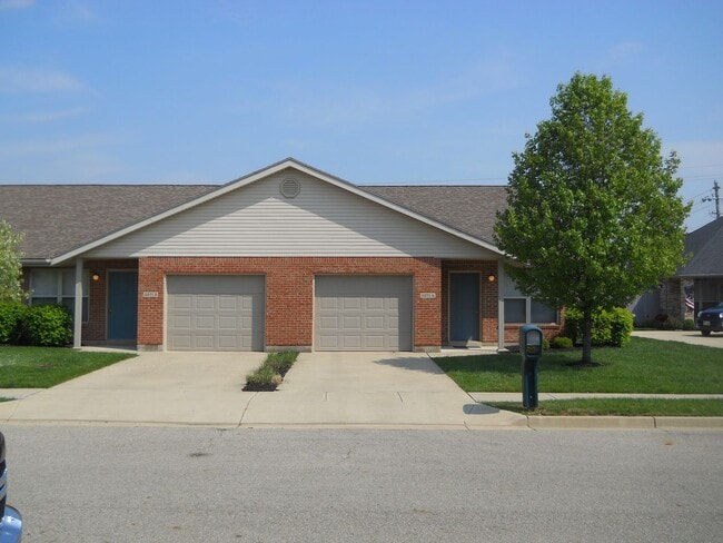 Building Photo - 2271 Shamrock Ln