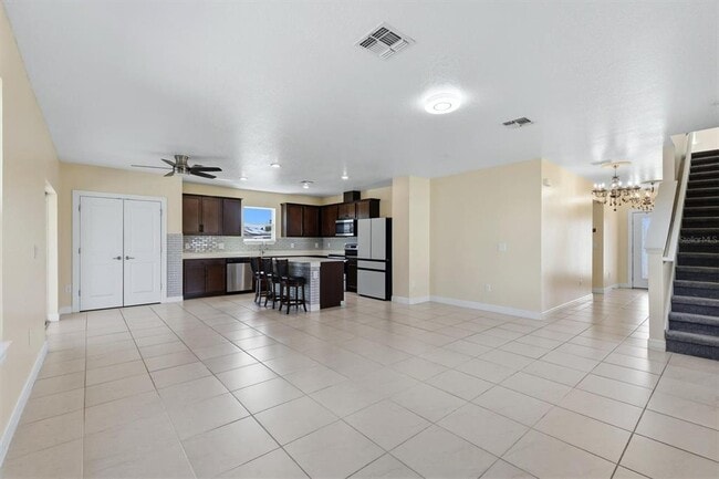 Building Photo - 9108 Royal River Cir