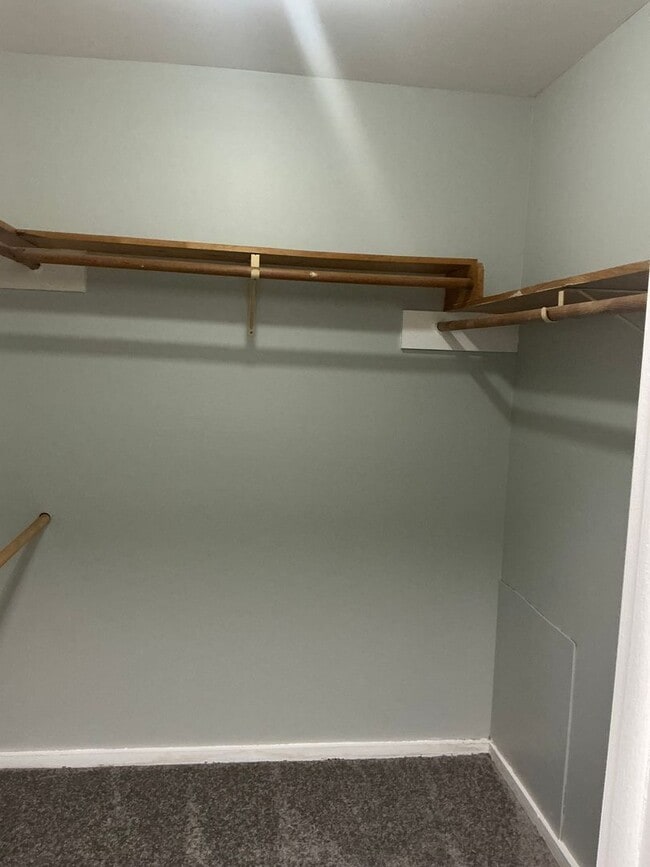 Building Photo - Heat & Hot Water Included 1st Floor Condom...