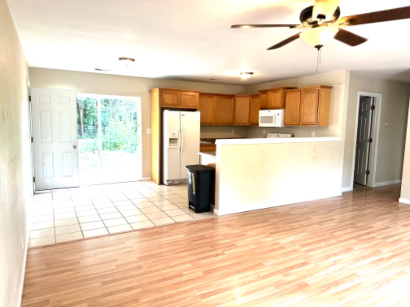 Building Photo - 2335 Main St