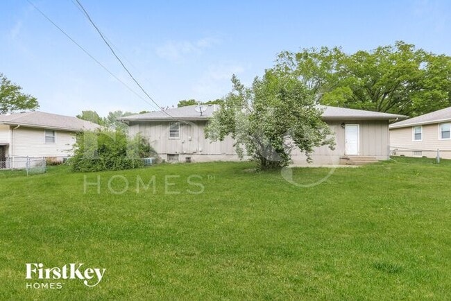 Building Photo - 415 SW Stratford Rd