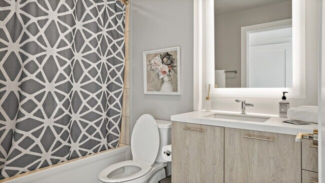 Building Photo - 1901 6th St NW