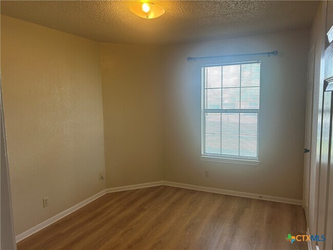 Building Photo - 4809 Bramblewood Dr