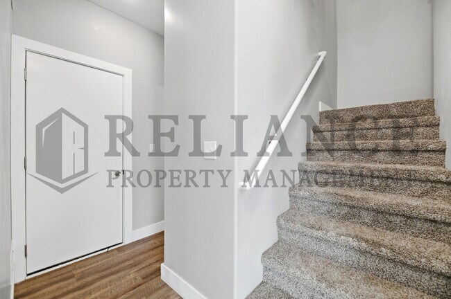 Building Photo - 4515 E 45th St N