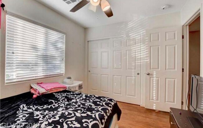 Building Photo - 4 Bed 3 Bath