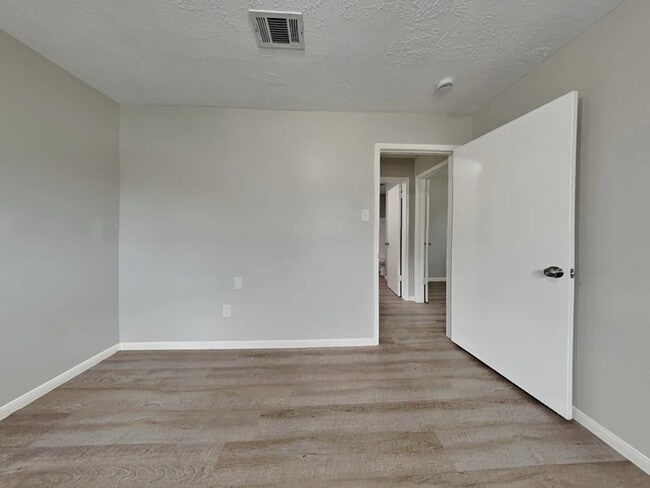Building Photo - 16515 Cairngorm Dr