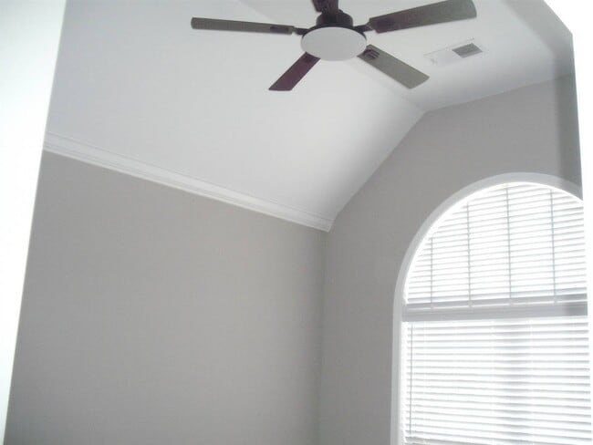 Building Photo - 554 Cahaba Manor Dr