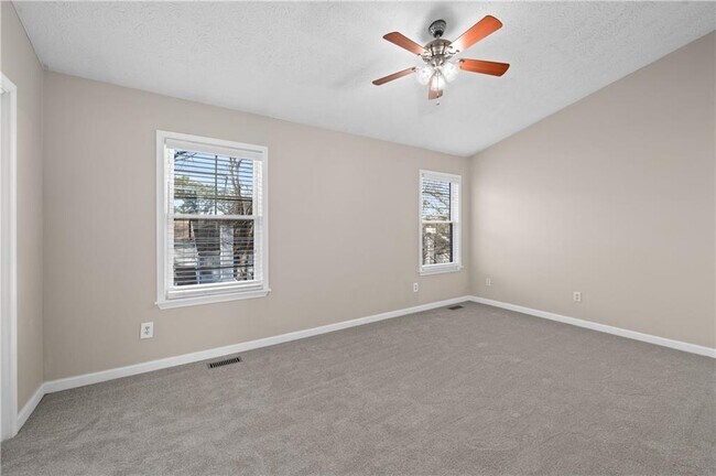 Building Photo - 410 Wedgewood Way