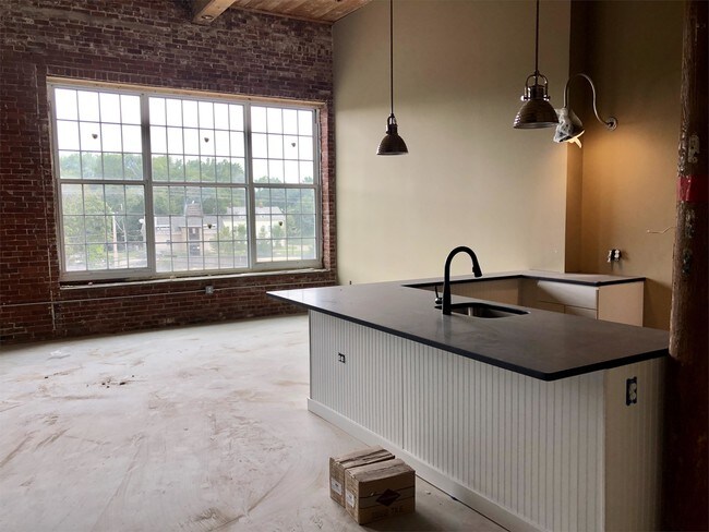 Building Photo - 334 Knight St